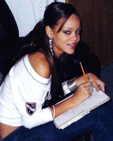 rihanna young|10 Young Rihanna Pictures Before She Was Famous .